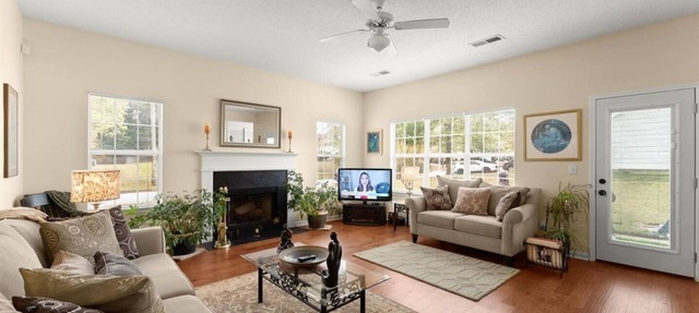 World Cup Work Base -Large Home + OFFICE- Sleeps 8 in Stonecrest