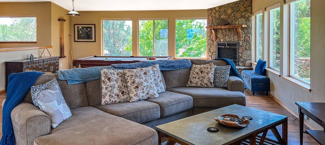 Your Place Amongst the Mountains | House in Terrebonne with wood stove & games in Terrebonne