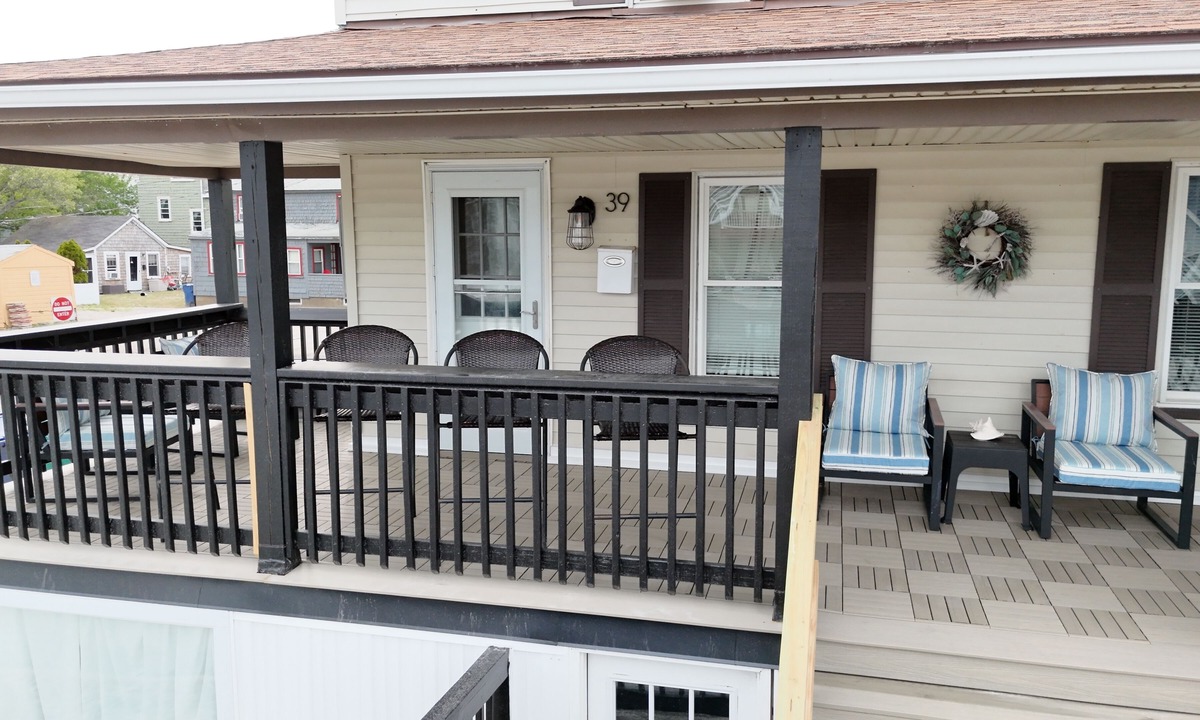 Hampton House | Party On The Porch! ♡ Huge Modern Beach House Steps To The Sand and Strip!
