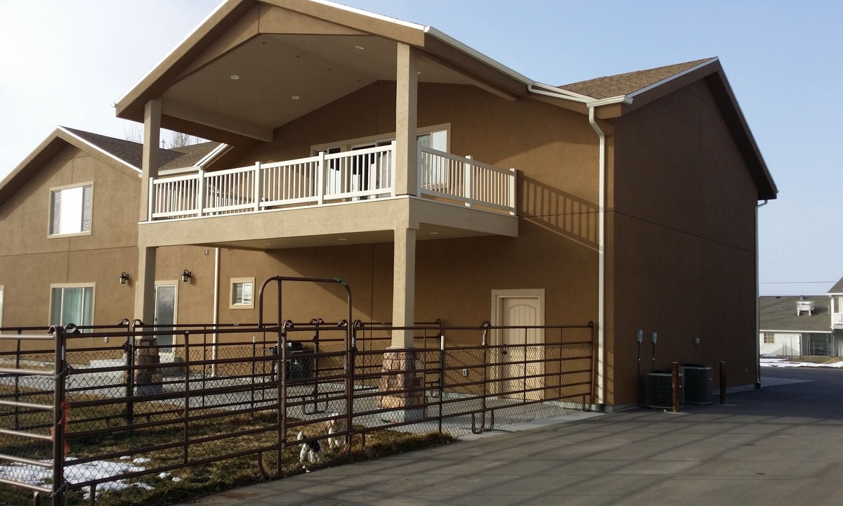 West Bountiful Apartment | Newer 2000 plus sq ft Apartment Bring your Pets and Toys