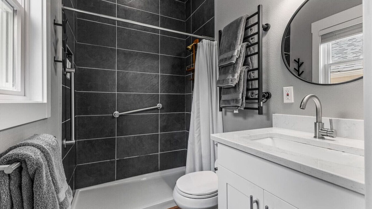 Photo of Bathroom in Albany