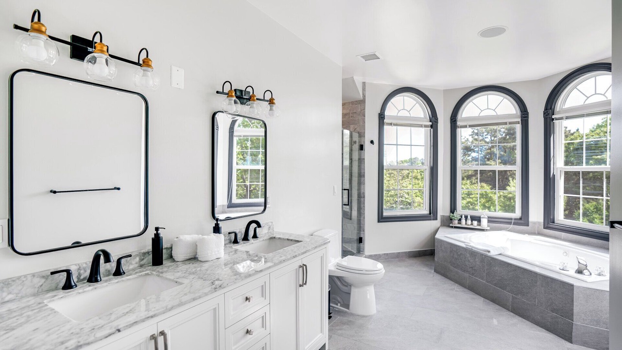 Photo of Bathroom in Shinnecock Hills