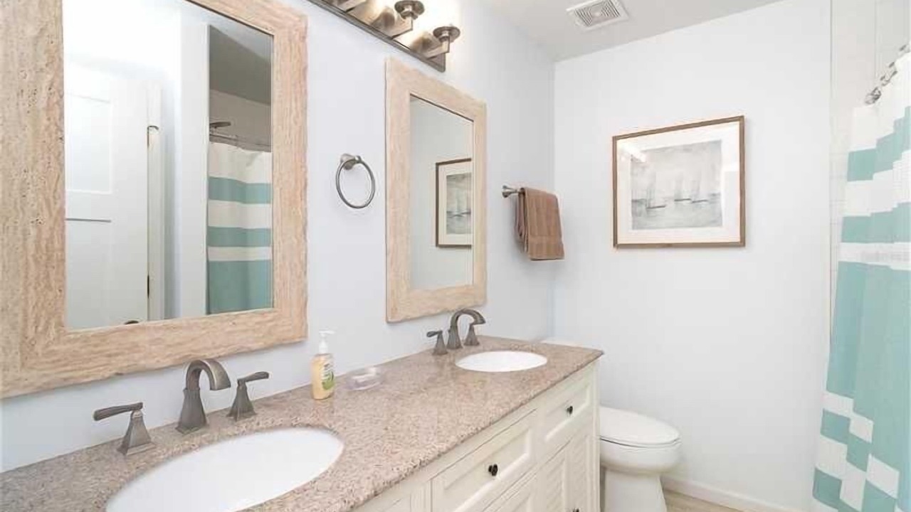 Photo of Bathroom in Palm Island