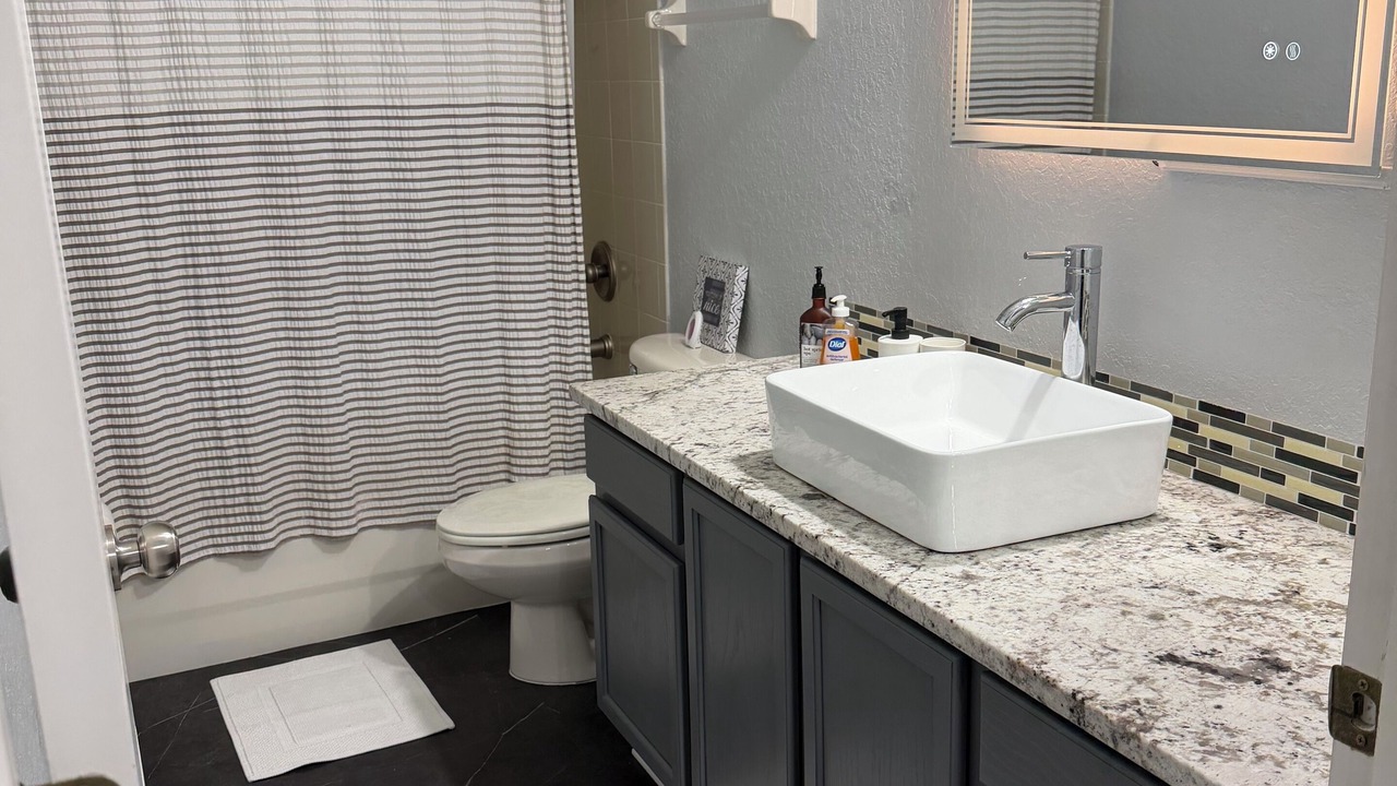 Photo of Bathroom in Trafalgar Village
