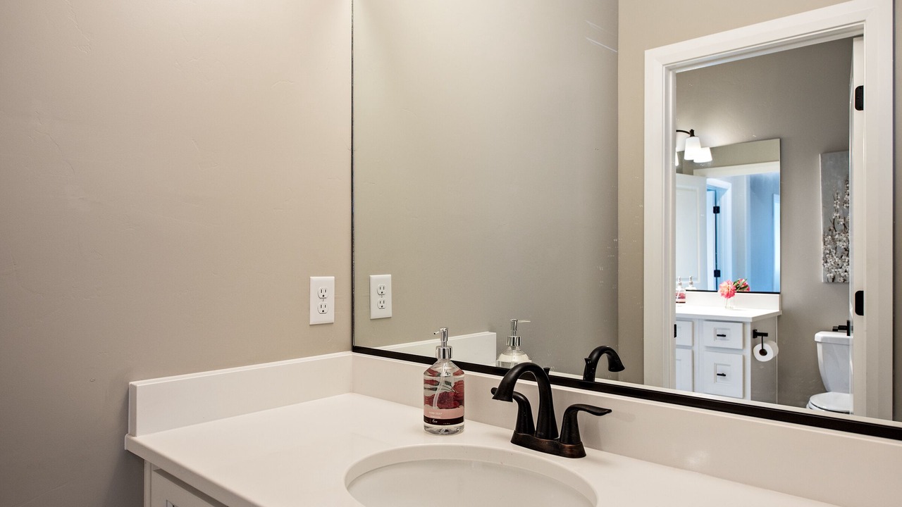 Photo of Bathroom in Hurricane