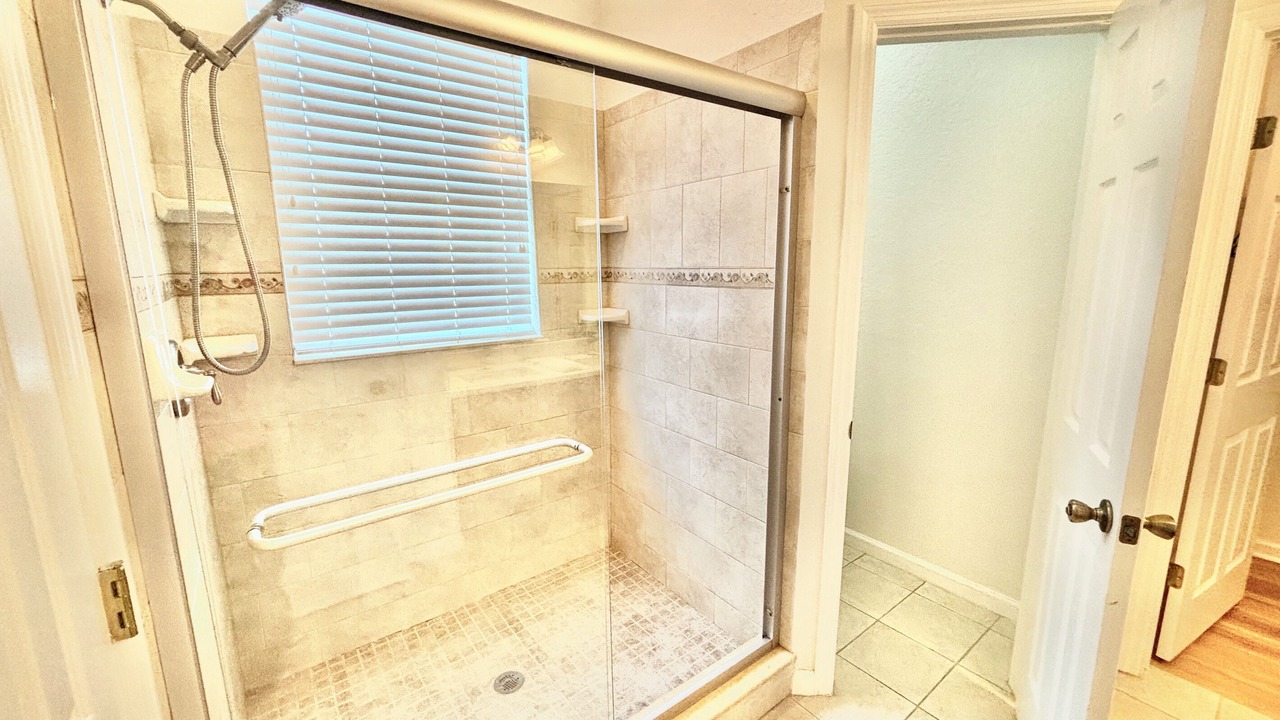 Photo of Bathroom in Trafalgar Village