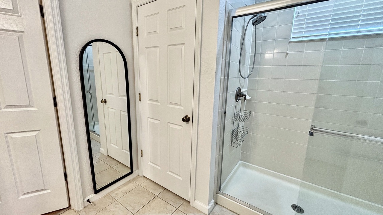 Photo of Bathroom in Trafalgar Village