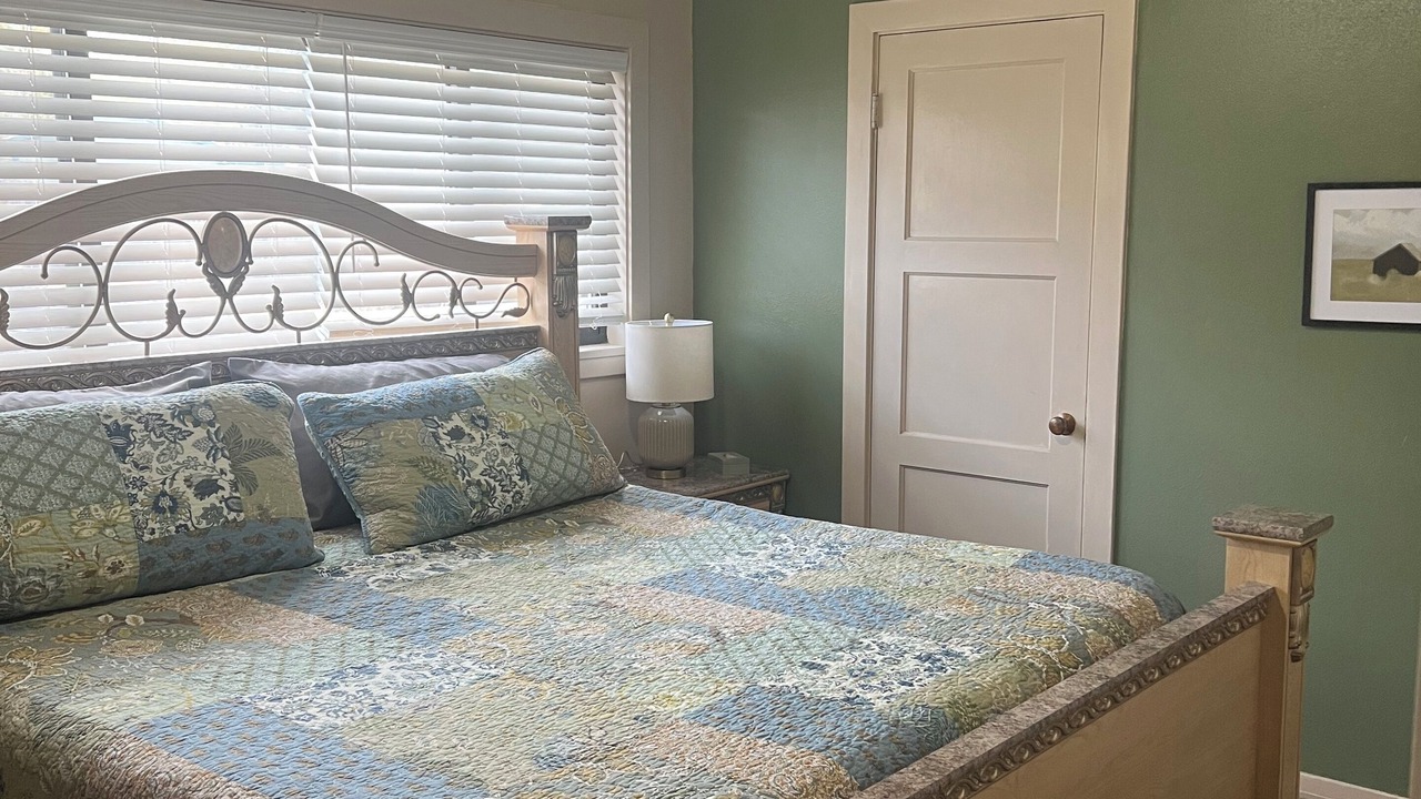 Photo of Bedroom in Los Alamos