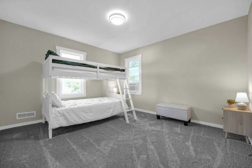 Photo of Bedroom in Laurelville