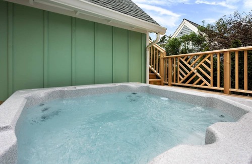 Nelscott House | Incredible Olivia Beach Escape, Hot Tub, Across Street From Park, Playground, Communal Pool, BBQ