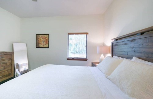 Winter Park Apartment | Walk To Park Ave, Heated Pool, Hot Tub, Grill Station, Modern and Comfortable!