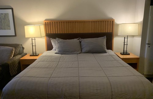 Mammoth Lakes Hotel | Luxury Condo at Mammoth Village - With Canyon Lodge Ski Locker