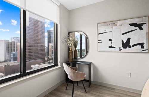 Peachtree Center Apartment | 20th-Floor Luxury 1BR | Skyline Views, Pool, Walk to Mercedes-Benz Stadium