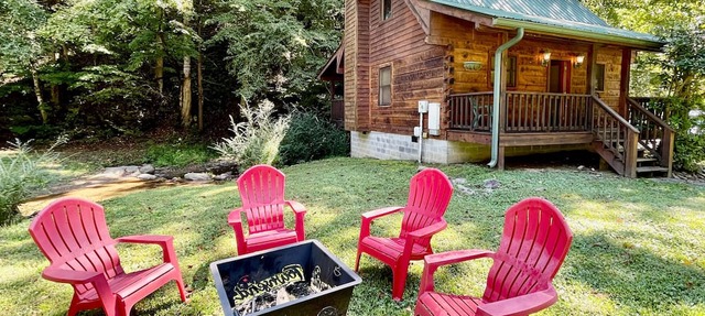 Creekside 2 Bedroom Cabin by RedAwning in Townsend