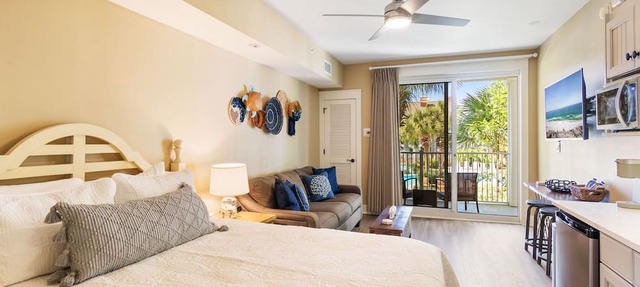 Pilot House Sandestin, @ Village of Baytowne Wharf in Miramar Beach