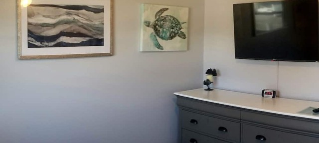Welcome to the T'Villa! Pool house centrally located to everything. in Titusville