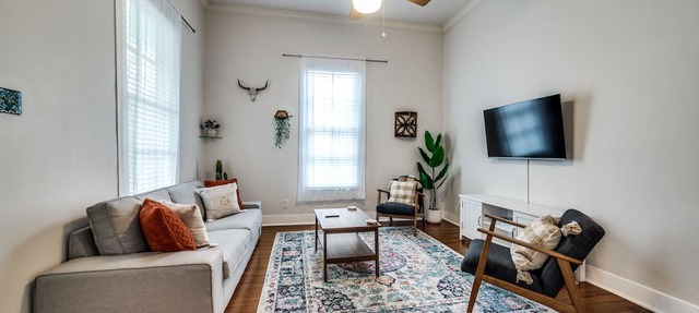 Walk to Riverwalk! 2BR w/Hot Tub & Parking in San Antonio