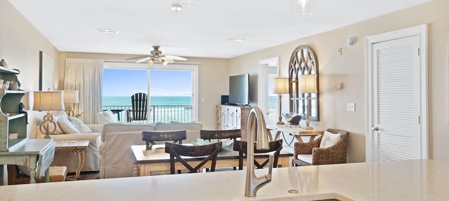 Crystal Dunes 205 - Beachfront, Pool, Hot Tub, Destin, Family FAV! in Destin