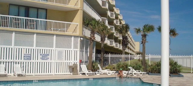 Escape to This Luxurious Oceanfront Villa! in Folly Beach