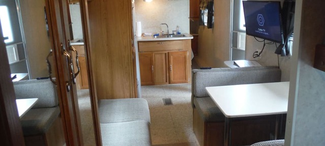 Camping with out the hassle! Smart TV and 50 Mbps Wi-Fi! in Sesser