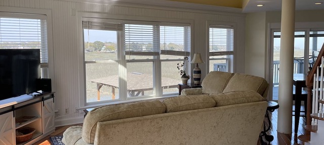 Folly Beach Riverfront Apt with dock, private boat ramp kayaks and bikes in Folly Beach