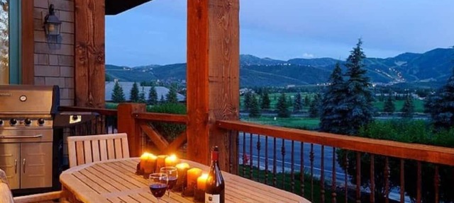Spacious and Cozy Views, the best of Park City! in Park City