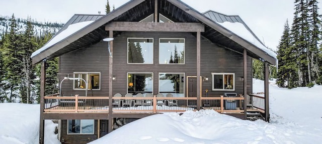 Big Family Cabin w/Game Room + Views Sleeps 20 in Brian Head