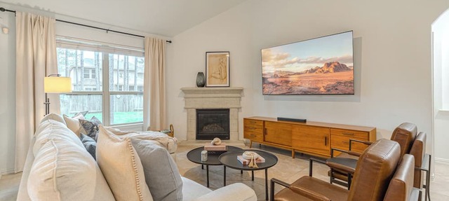 Spacious Family Retreat + Fire Pit + New Decor in Spring
