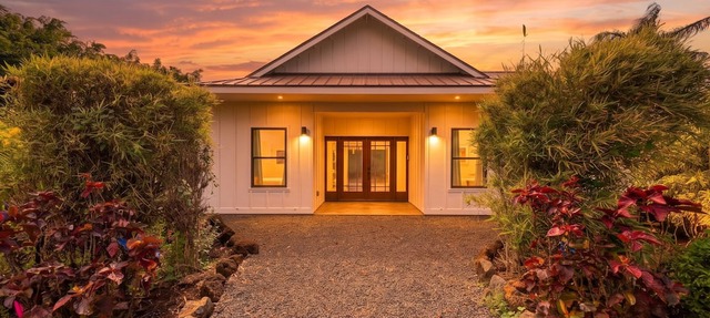 NEW 1 ACRE POIPU ESTATE - Sleeps 32 - Full AC - 8 Ensuites - Poipu Beach Club in Koloa