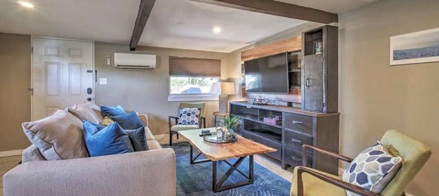 Charming Lakefront Apt. Near Disney in Clermont