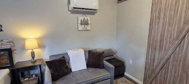 Beautiful Studio cottage in St. Cloud with WiFi, AC, free parking in St. Cloud