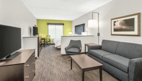 Holiday Inn Express & Suites Wilmington-Newark by IHG in Newark