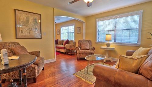 Sunflower Ridge Cottage in San Marcos