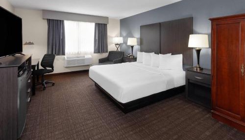 Baymont by Wyndham Chester IL in Chester