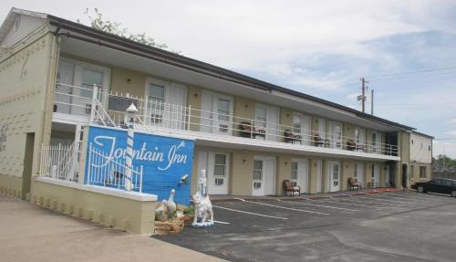 Fountain Inn in Van Wert