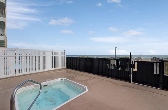 Hear the Waves from Beachfront Florence I #402! Dog-Friendly! in South Padre Island